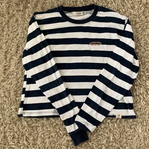hey everyone i’m selling a dark blue and white long sleeve top!!